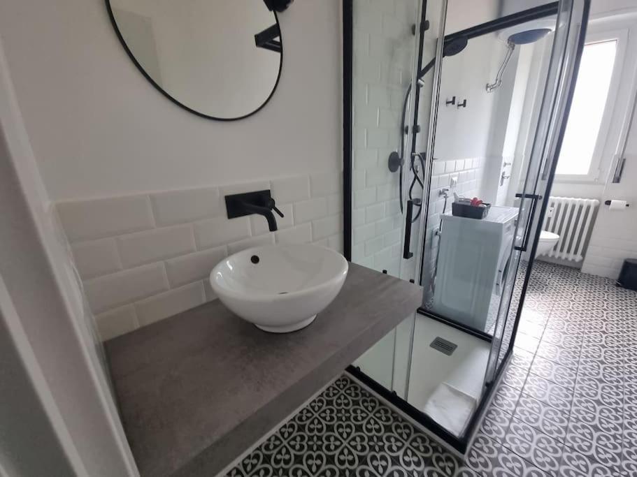 Milan New Apartment In Lively Central Area Экстерьер фото